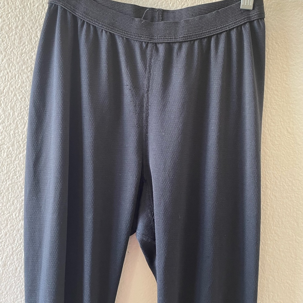 Patagonia Capilene Solid Black Base Layer/ Small - image 7